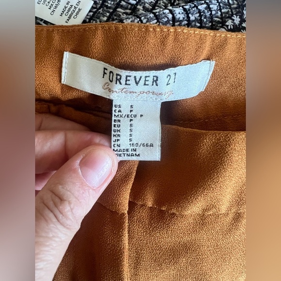 Forever 21 - Casual Pants - Picture 2 of 3
